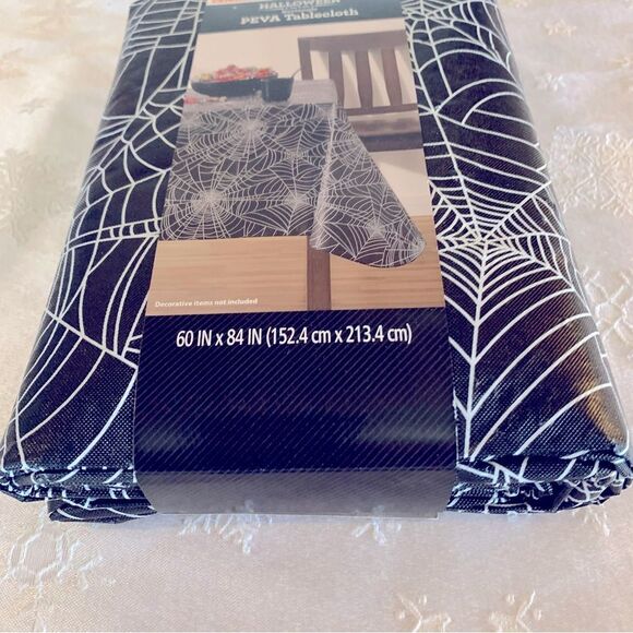 NWT Celebrate It Halloween Spiderweb Peva Tablecloth 69x84 Rectangle Gorgeous - Picture 2 of 5